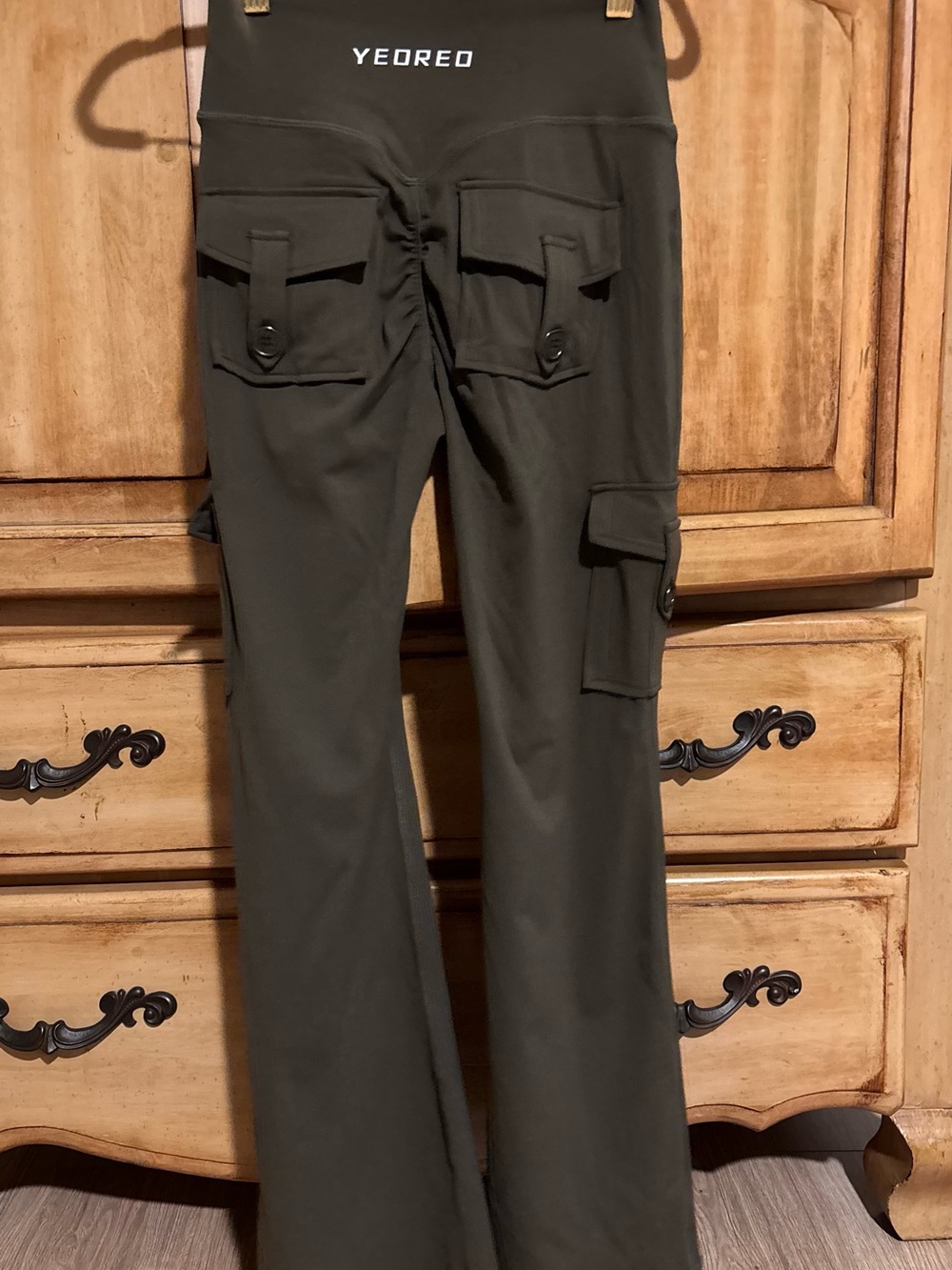 YEQREO petite 28” inseam Olive Cargo Flare Pants